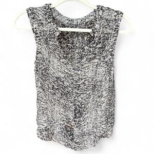 Women's Black and White Sleeveless Top